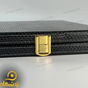 لوح چرم با قفل طلایی